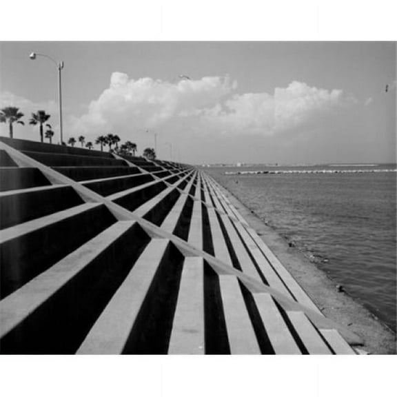 Posterazzi SAL255420703 USA Texas Corpus Christi Spets Going Into Sea Poster Print - 18 x 24 in.