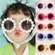 thumbnail image 2 of Gafas de sol para niños Gafas de sol lindas con flores para niñas Gafas de sol para viajes junto al mar Gafas de sol lindas con margaritas para niñas de 1 a 6 años, 2 of 6