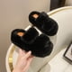 thumbnail image 5 of Zapatillas de felpa con doble correa y suela gruesa, cómodas y de mayor comodidad para el exterior, estilo otoño-invierno, diseño de cama, 5 of 6