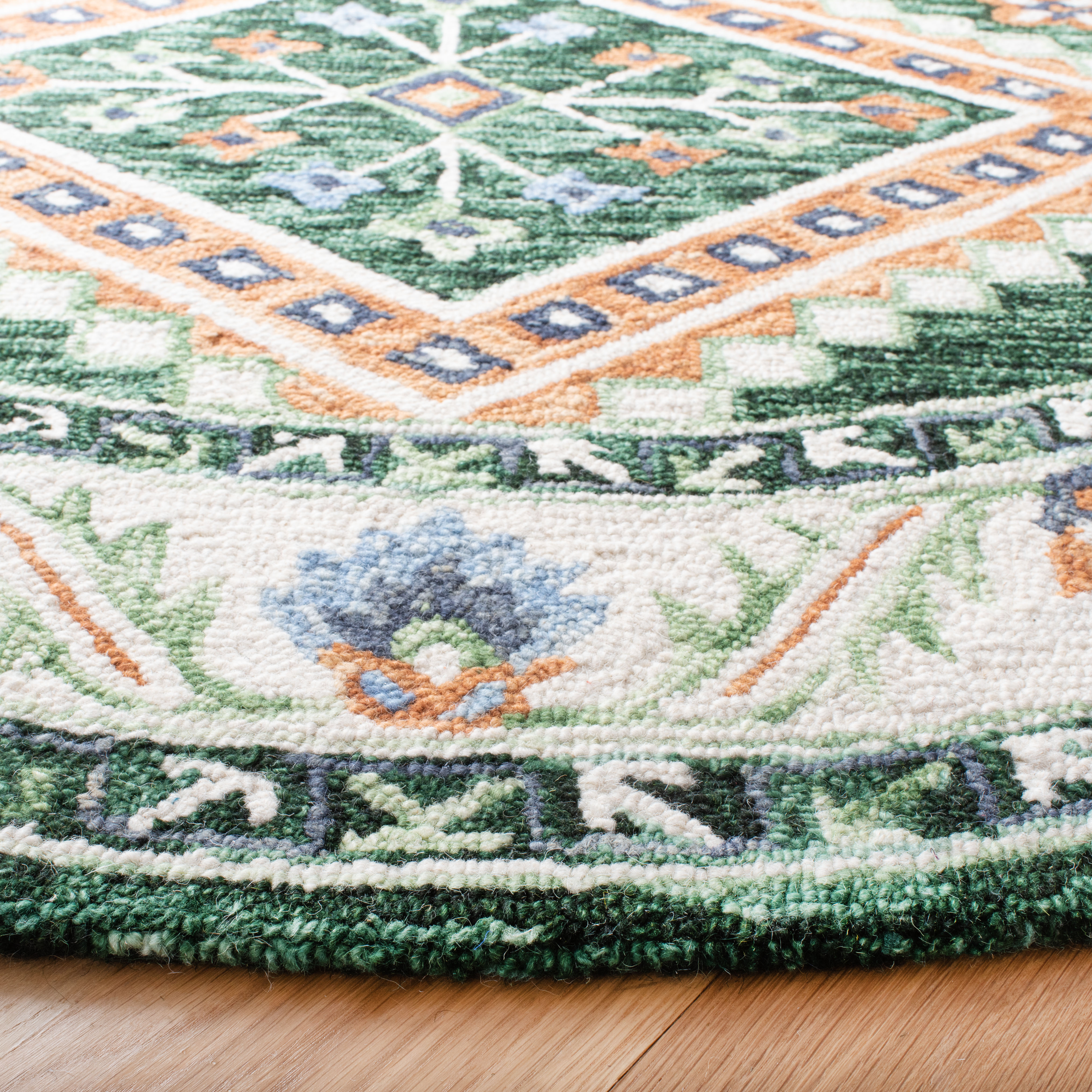 SAFAVIEH Aspen Dedrick Southwestern Wool Area Rug, Green/Ivory, 7' x 7' Round