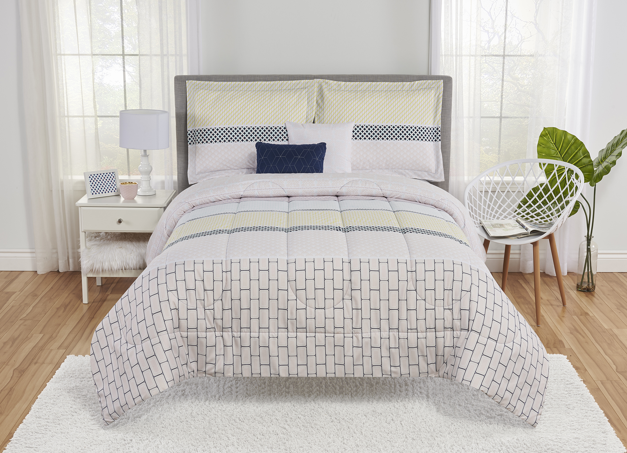 Mainstays Nissi Boho Comforter Set with 2 Decorative Pillows