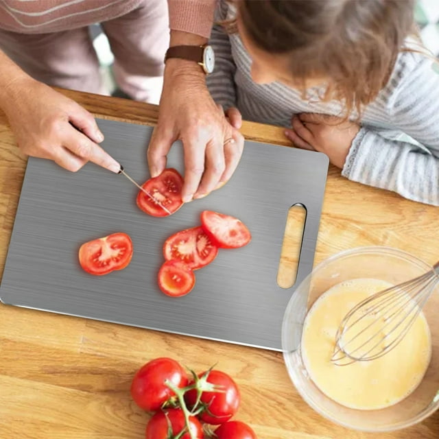 Tabla de Cortar de Doble Cara de Acero Inoxidable 304 para Cocina con Orificio para Colgar, Ideal para Carne, Verduras y Frutas.