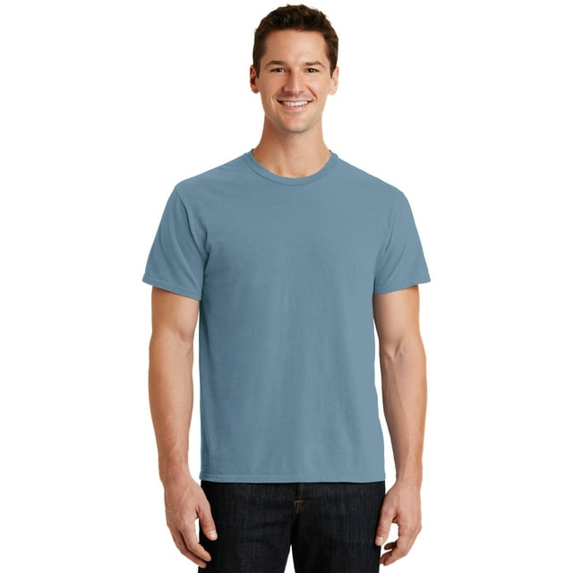 Camiseta te?ida en prenda Beach Wash? de Port & Company?. PC099 Puerto & Compa??a PC099