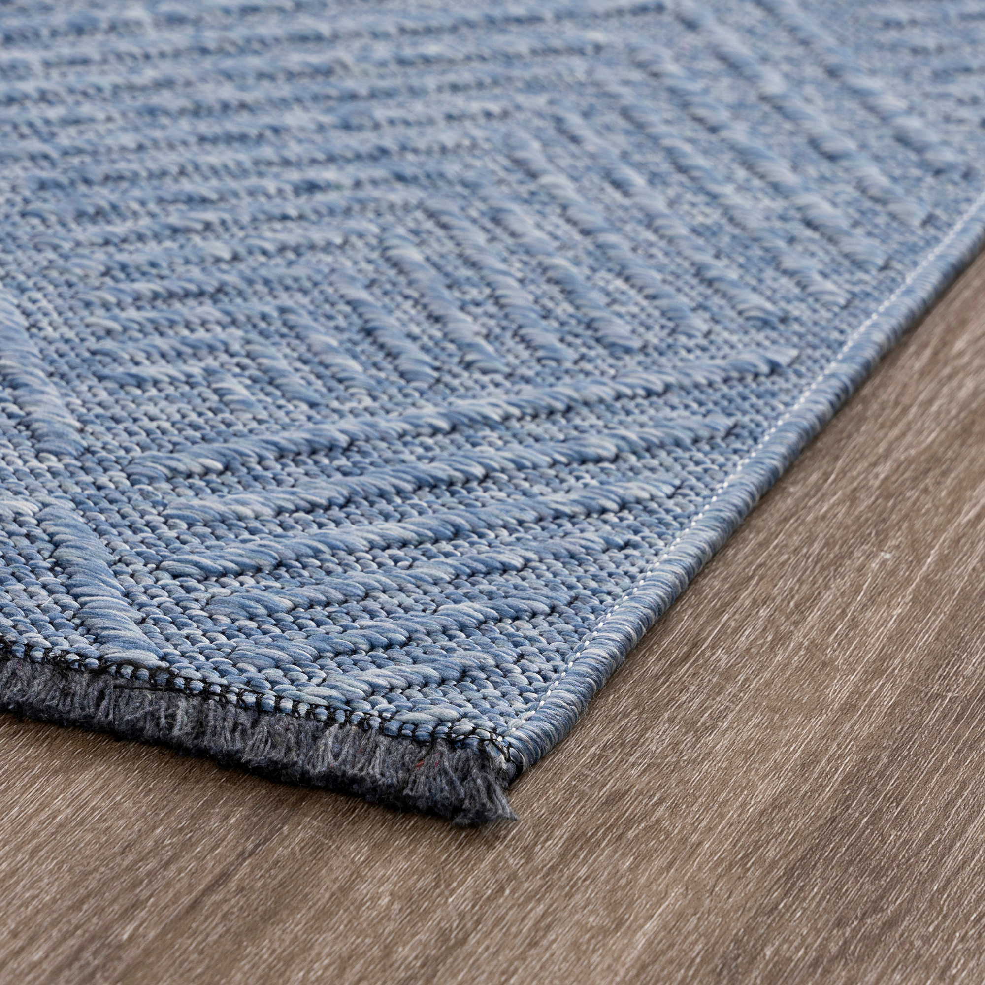 Alma Transitional 2' x 3' Blue and Azure Blue, Machine Washable Polyester & Cotton Indoor Area Rug