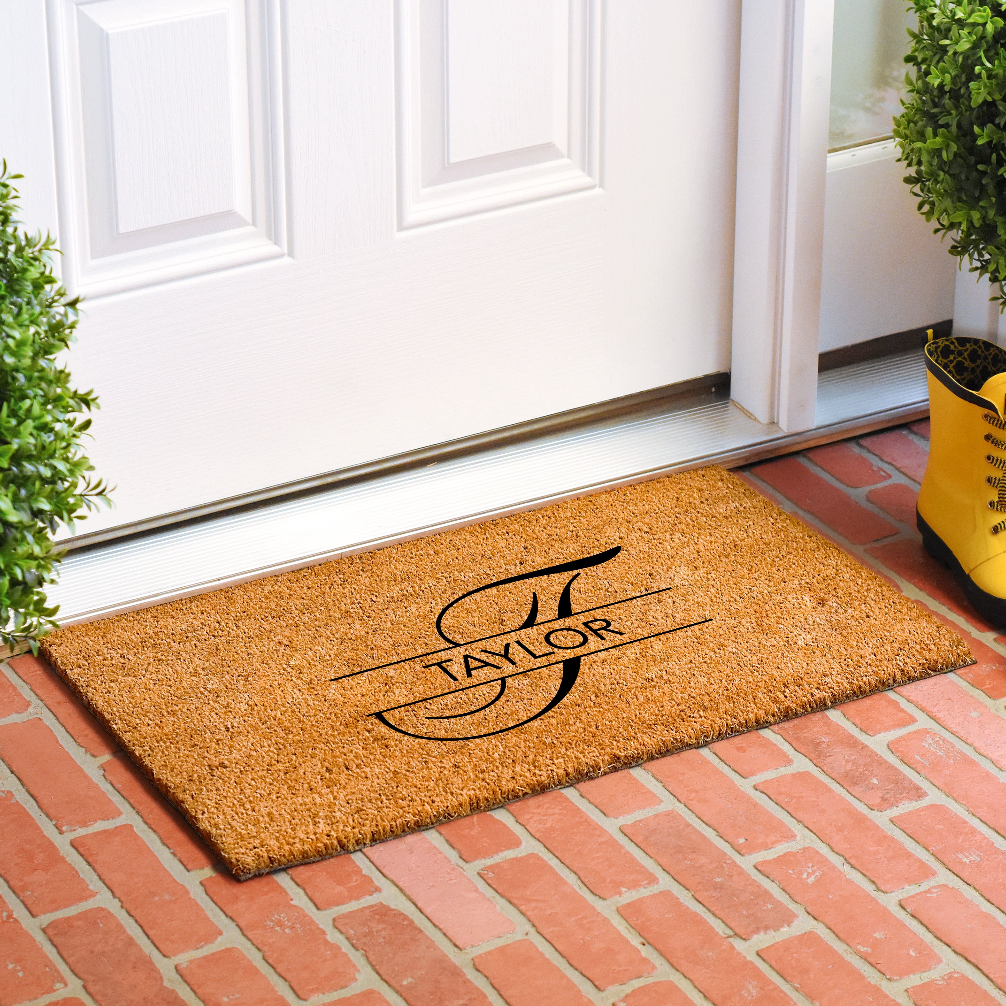 Calloway Mills 110982436 Taylor Personalized Doormat 24" x 36"