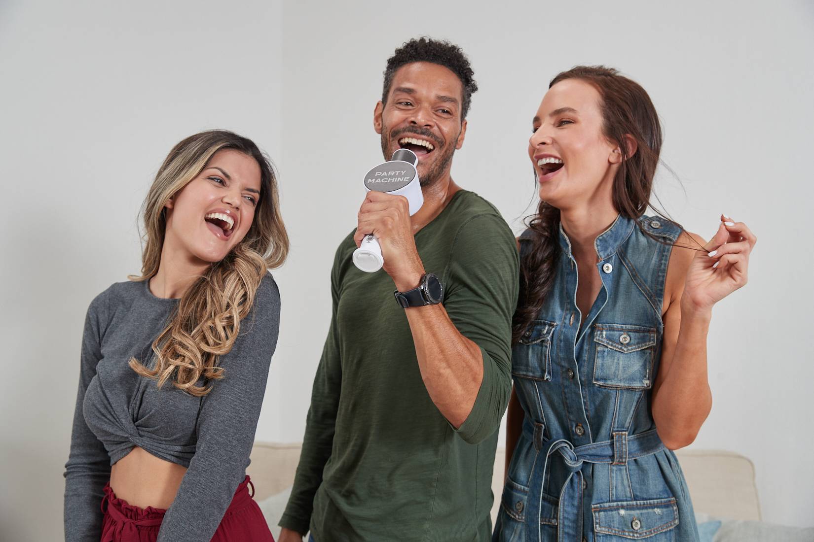 Singing Machine Party Microphone with Bluetooth photo 8