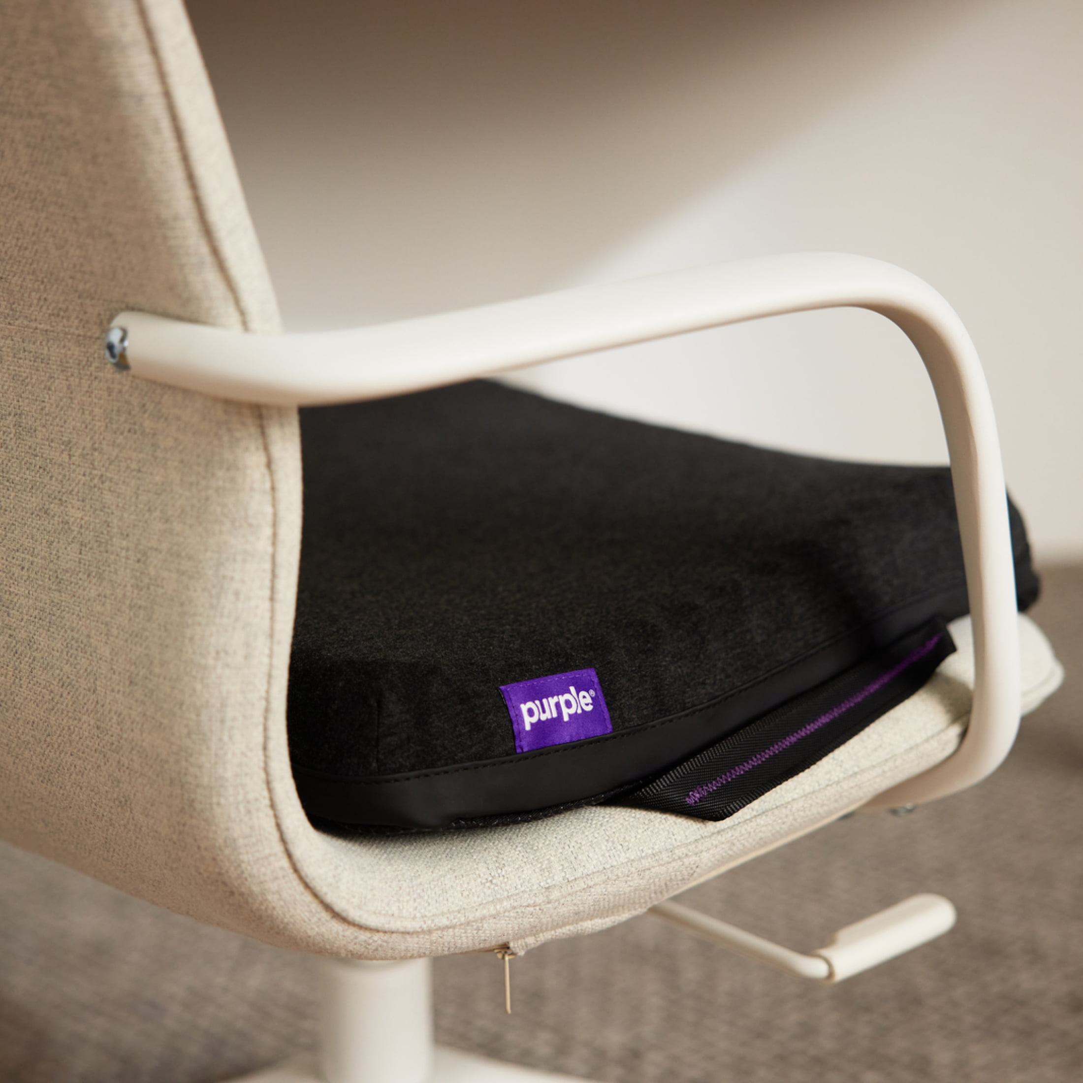 Purple Back Cushion 15.75“ x 9.25“, Pressure Reducing GelFlex Grid, Ideal  for Extended Sitting 