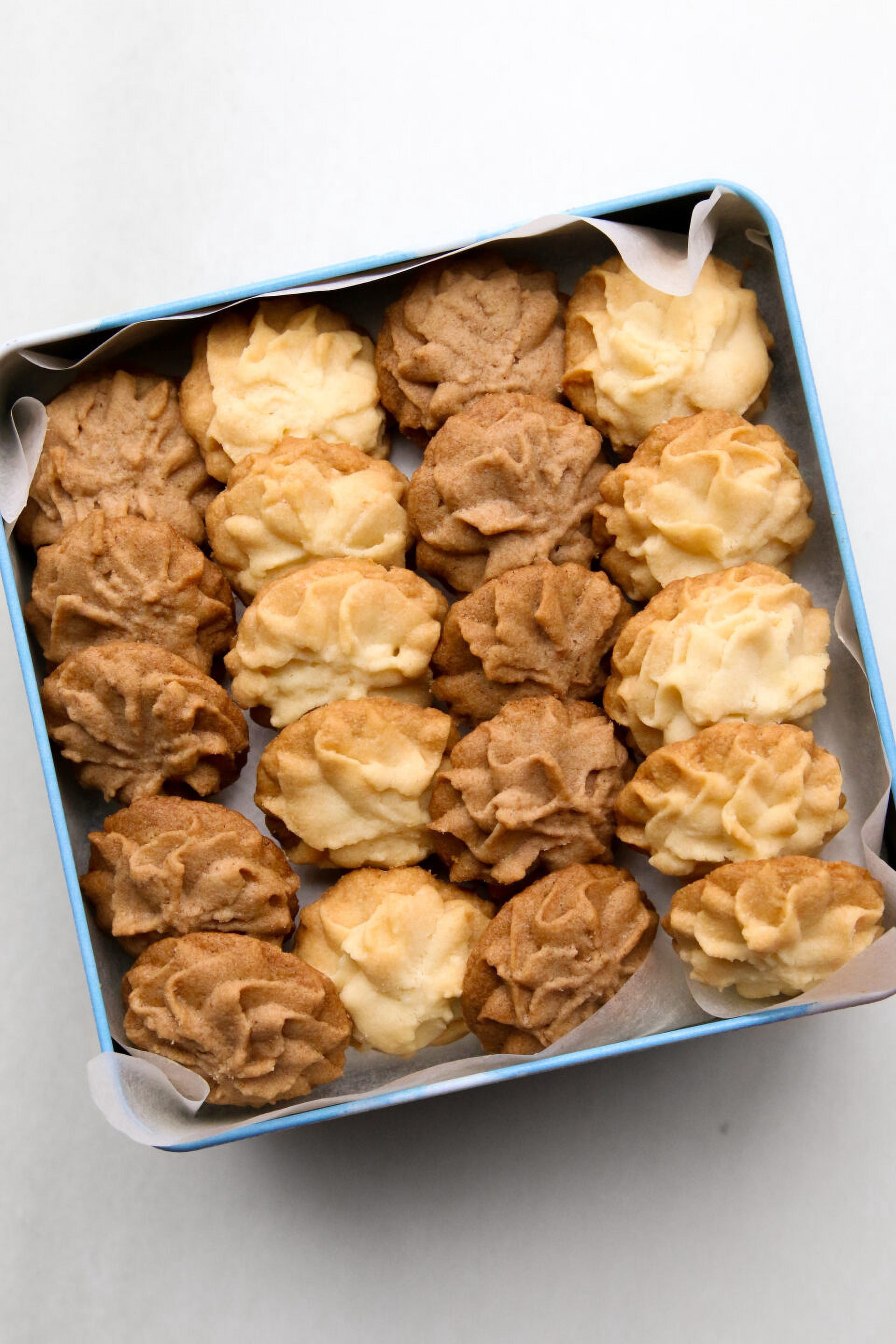 Jenny Bakery Chocolate & Butter Floweer Butter Cookies 220g
