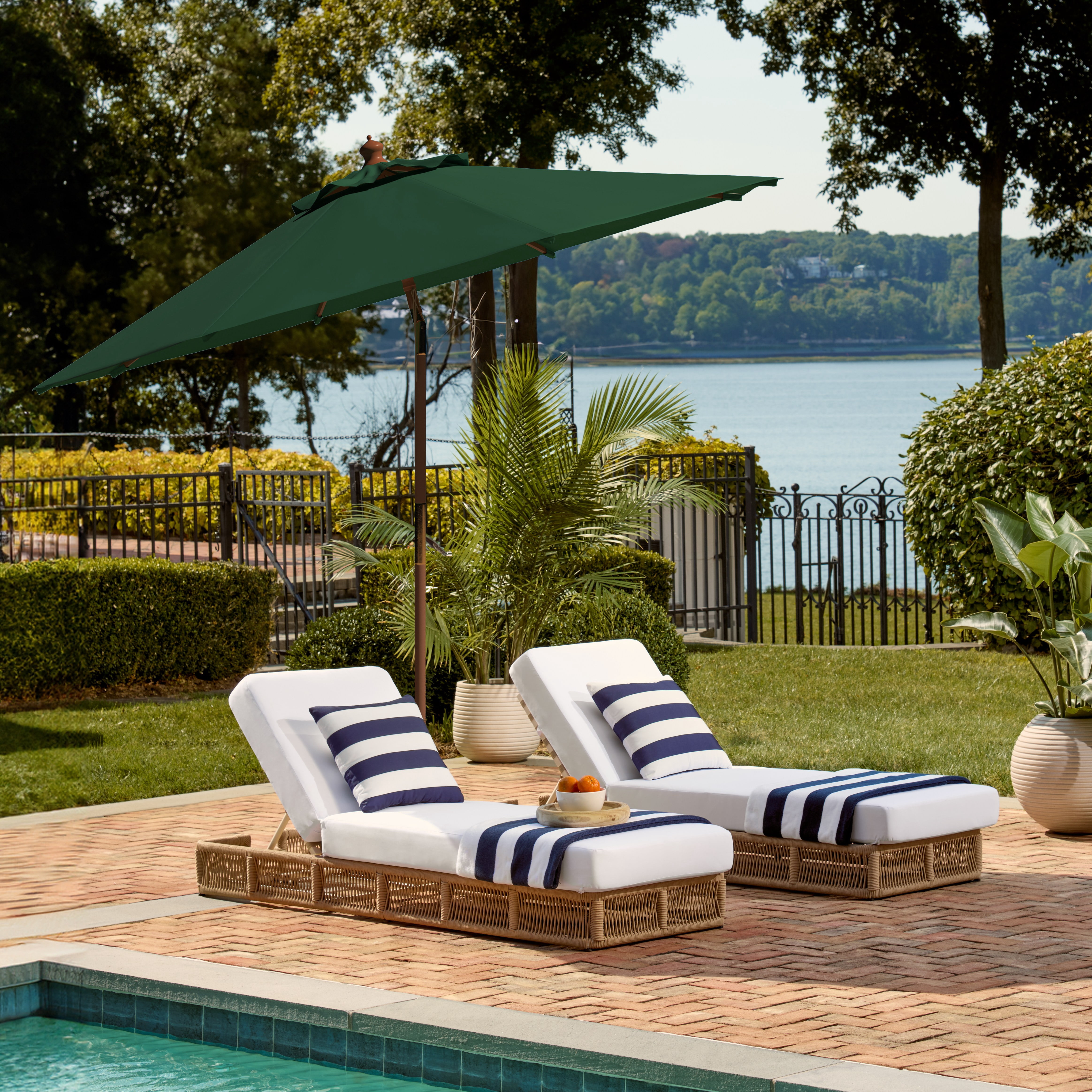 SAFAVIEH Cannes 9' Market Push Wooden Patio Umbrella, Hunter Green