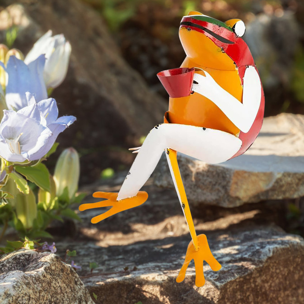 Drinking Frog Garden Art Sculpture with A Cute Frog Iron Statuary