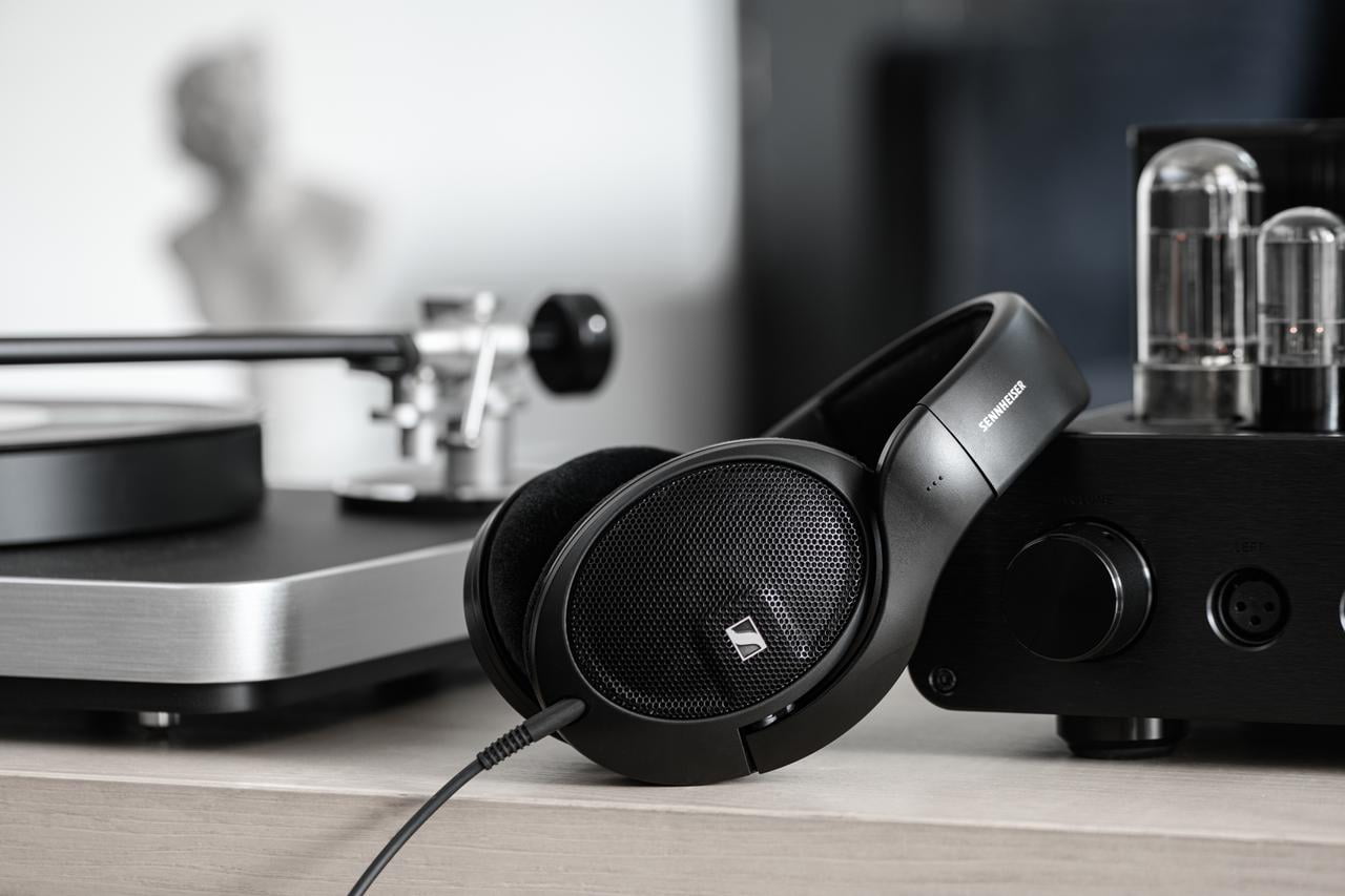 Sennheiser Consumer Audio Auriculares audiófilos HD 560 S sobre la oreja,  respuesta de frecuencia neutra, tecnología EAR para amplio campo de sonido