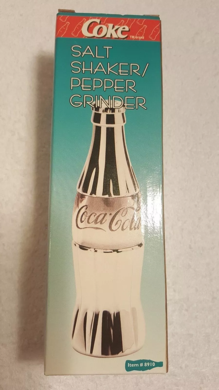 Vintage 1990's Coca Cola Salt Shaker / Pepper Grinder Die-Cast Chrome Diner Collection