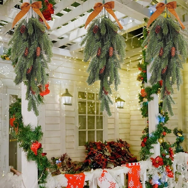 Couronne de Noël pour porte d'entrée, couronne d'hiver artificielle avec baies rouges, feuille de pin, décoration de porte d'hiver pour maison, mur, fenêtre, porche, fête de Noël (50 cm