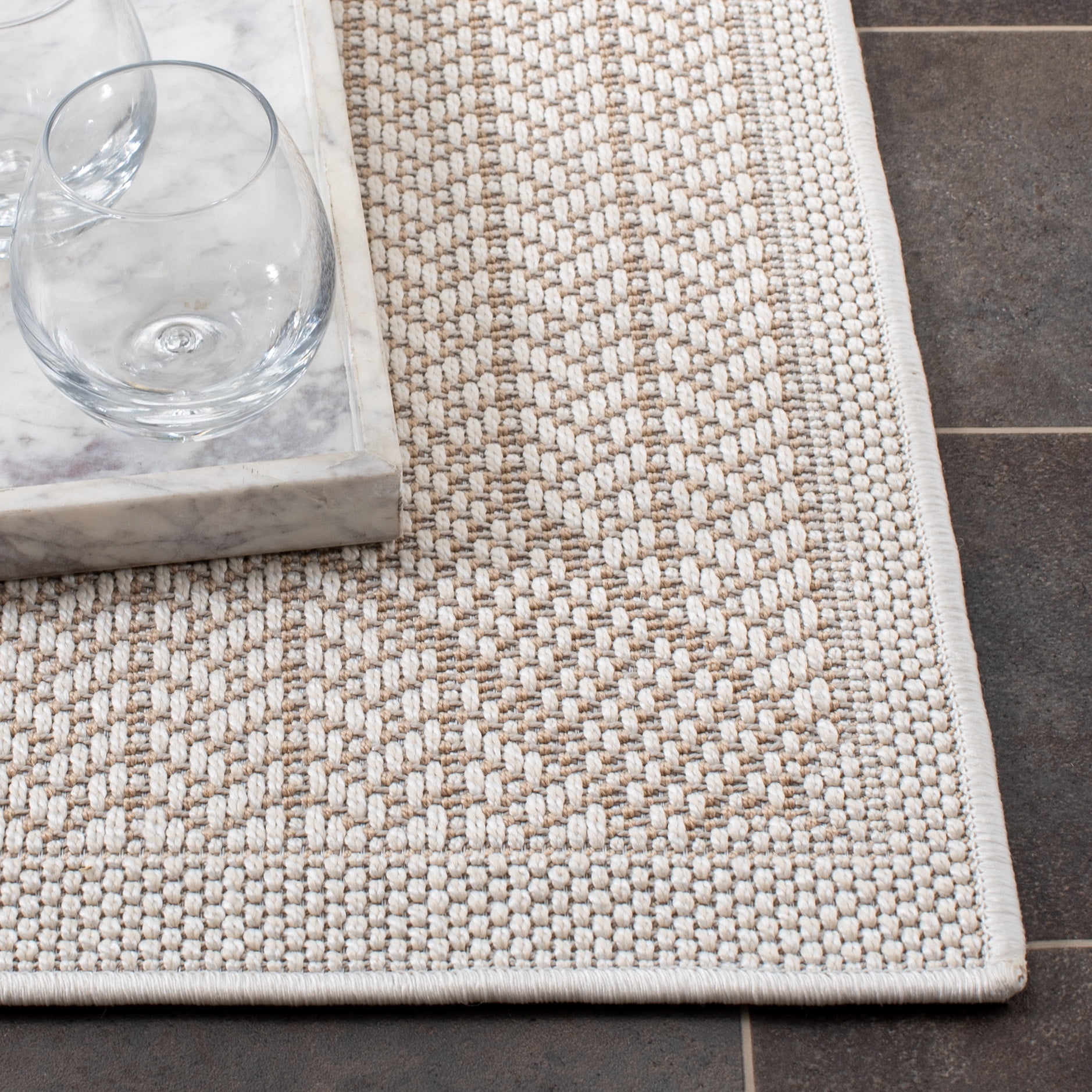 SAFAVIEH Machine Washable Rug Indoor/Outdoor Bermuda Collection - Bermuda Carleen Geometric Indoor/Outdoor Area Rug, Cream/Beige, 5'3" x 7'6"