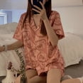 thumbnail image 1 of Pijama de dibujos animados para mujer, conjunto de verano con pantalones cortos de manga corta y cuello alto con diseño de oso de fresa, 1 of 6