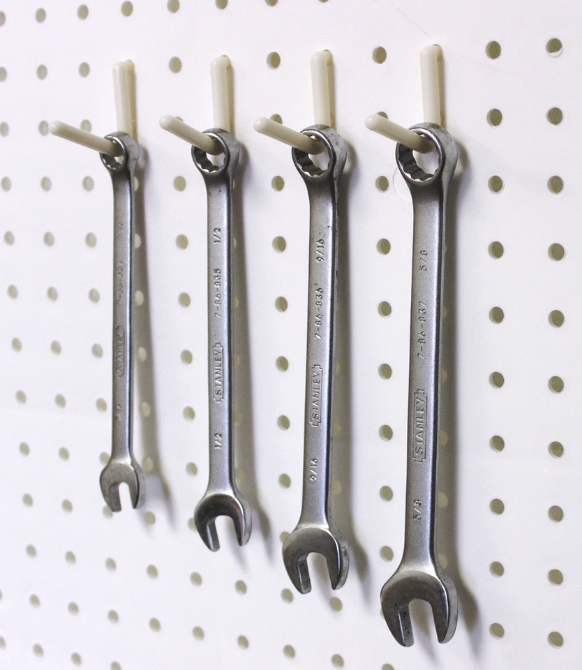 100 Peg Hooks 1/4" Pegboard Tool & Craft Organizers