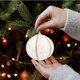 thumbnail image 5 of Adornos navideños, adornos navideños, regalos navideños, colgante de espuma para árbol de Navidad de 8 cm, adornos navideños, bola de espuma de colores colgante con perla, 5 of 7