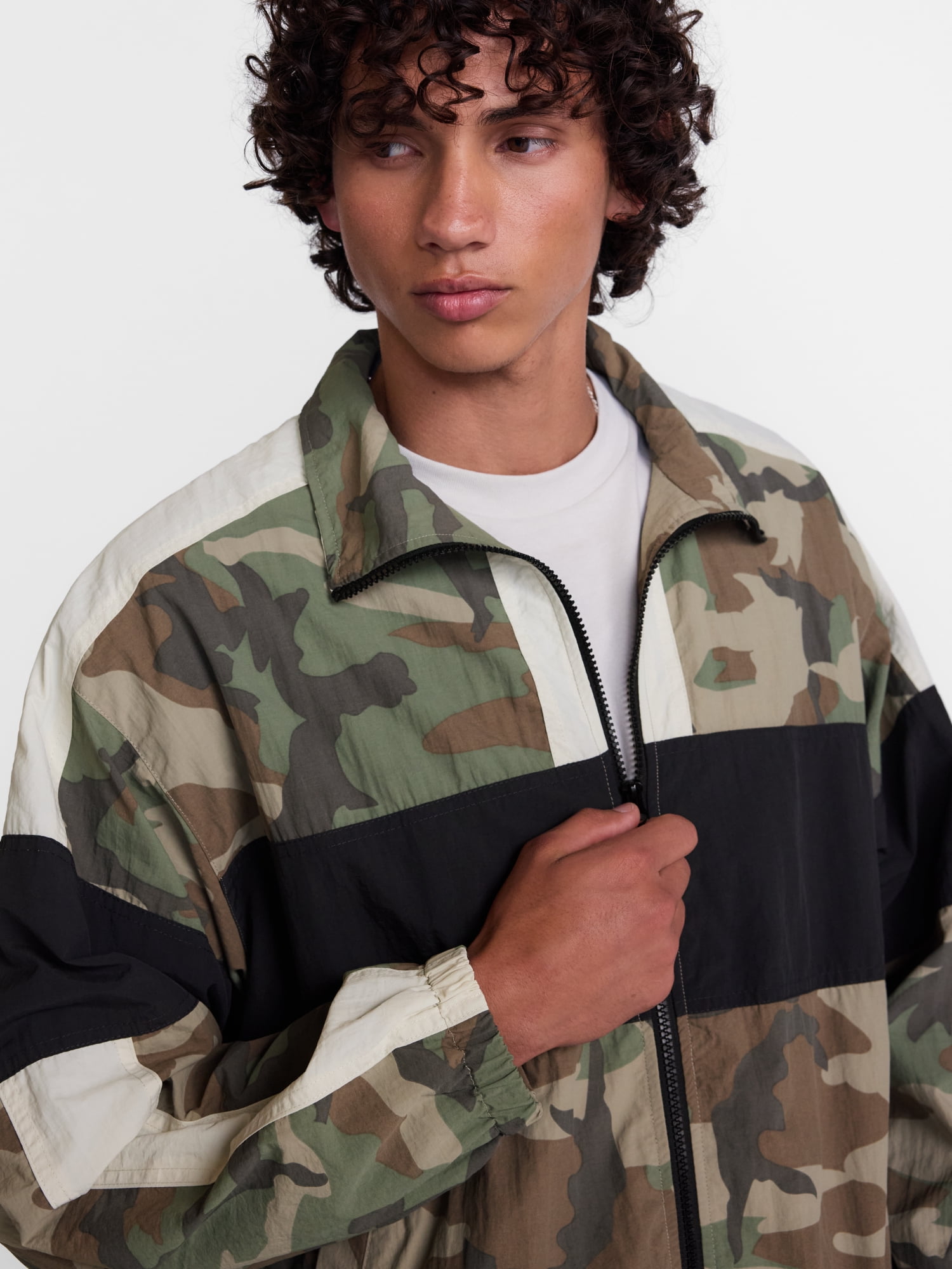 No Boundaries Windbreaker Jacket with Long Sleeves, Men's XS-4XLT