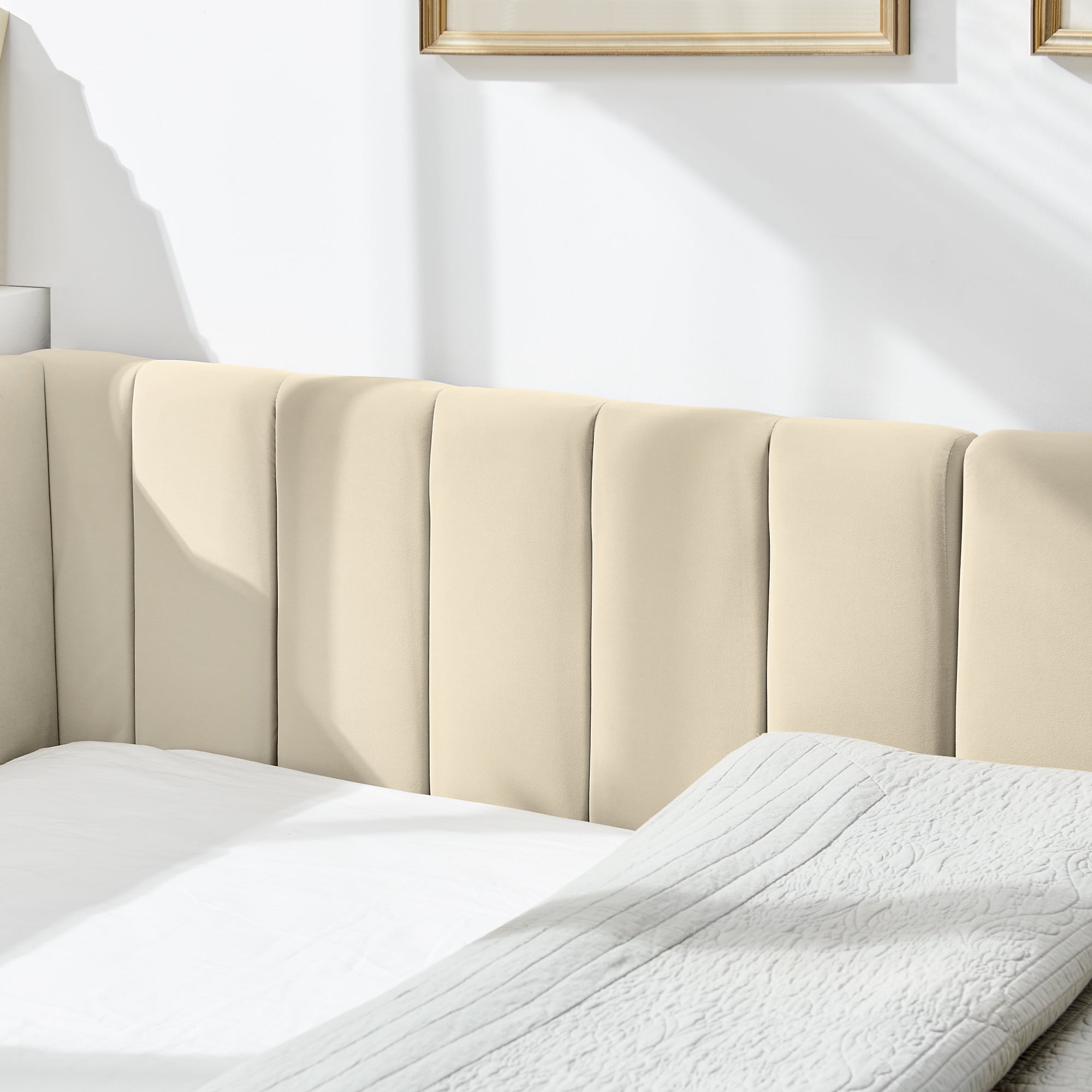 Gewnee Multifunctional Full Size Daybed Sofa - Eucalyptus Wood Frame Velvet Upholstered with Backrest  for Bedroom/Living Room, Beige