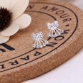 thumbnail image 1 of Pendientes de botón para estudiantes femeninas, estilo coreano, personalidad simple, temperamento, lindas joyas para las orejas antialérgicas, pendientes de moda que combinan con todo, 1 of 6