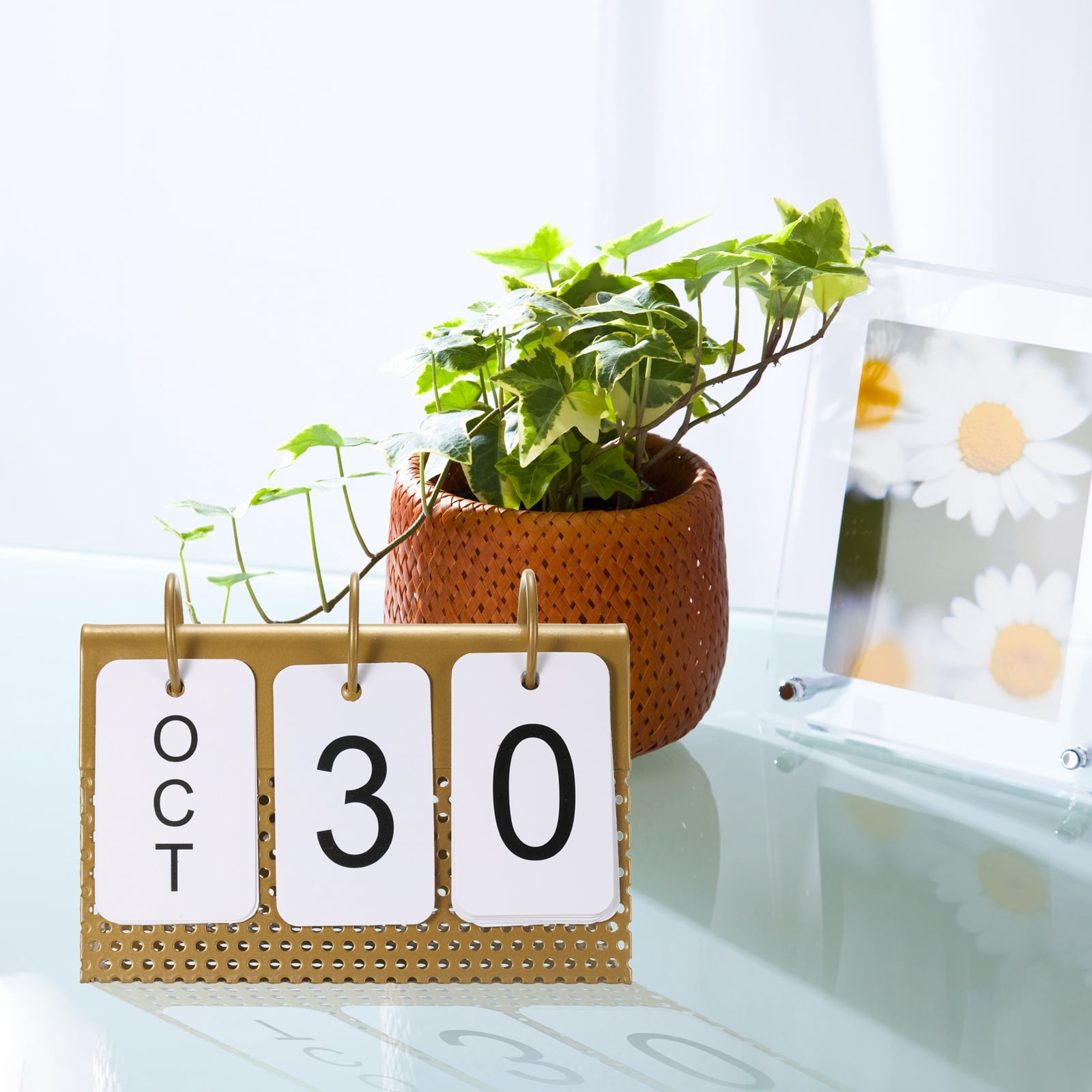 Unique Bargains Vintage Wood Perpetual Calendar Flip Calendar for Home Decoration Gold