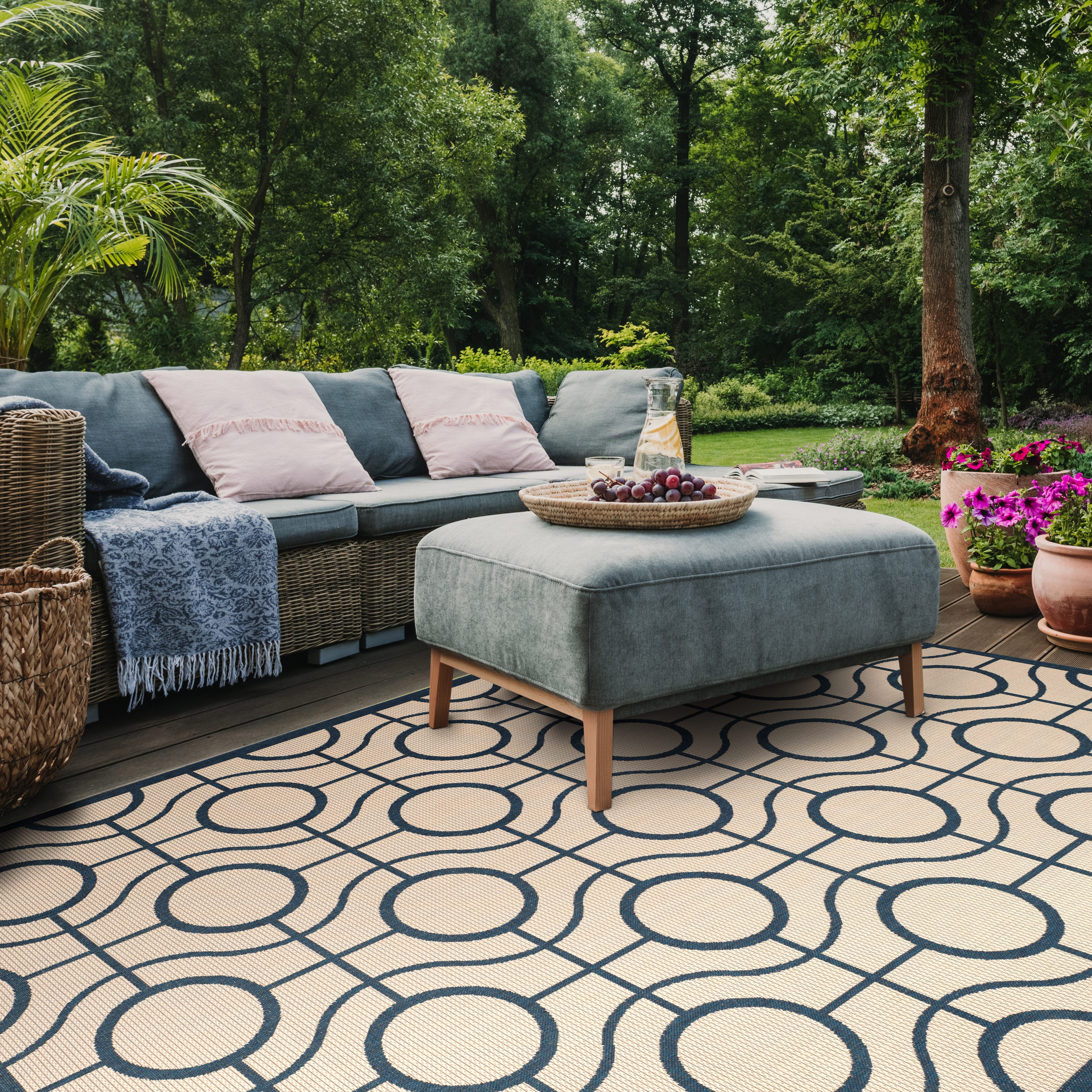 Safavieh Courtyard Brian Geometric Indoor/Outdoor Area Rug, Beige/Navy, 8' x 11'
