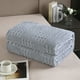 thumbnail image 2 of Manta de forro polar ultrasuave para adultos, manta grande de felpa para sofá cama, lavable a máquina, ligera, acogedora y cómoda para todas las estaciones, perfecta para descansar y decorar, 2 of 6