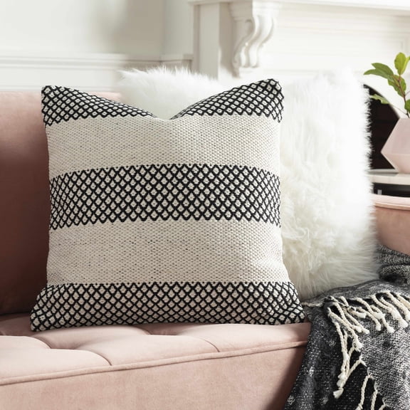BoutiqueRugs Xenia Throw Pillow