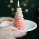 thumbnail image 5 of Xihbxyly Vela Aromática de Árbol de Navidad, Cera de Soja Vertida a Mano, Decoración Festiva para El Hogar, Centro de Mesa para Las Fiestas de Invierno, Empaquetado En Caja de Regalo, Tamaño 5,5 X 10, 5 of 5