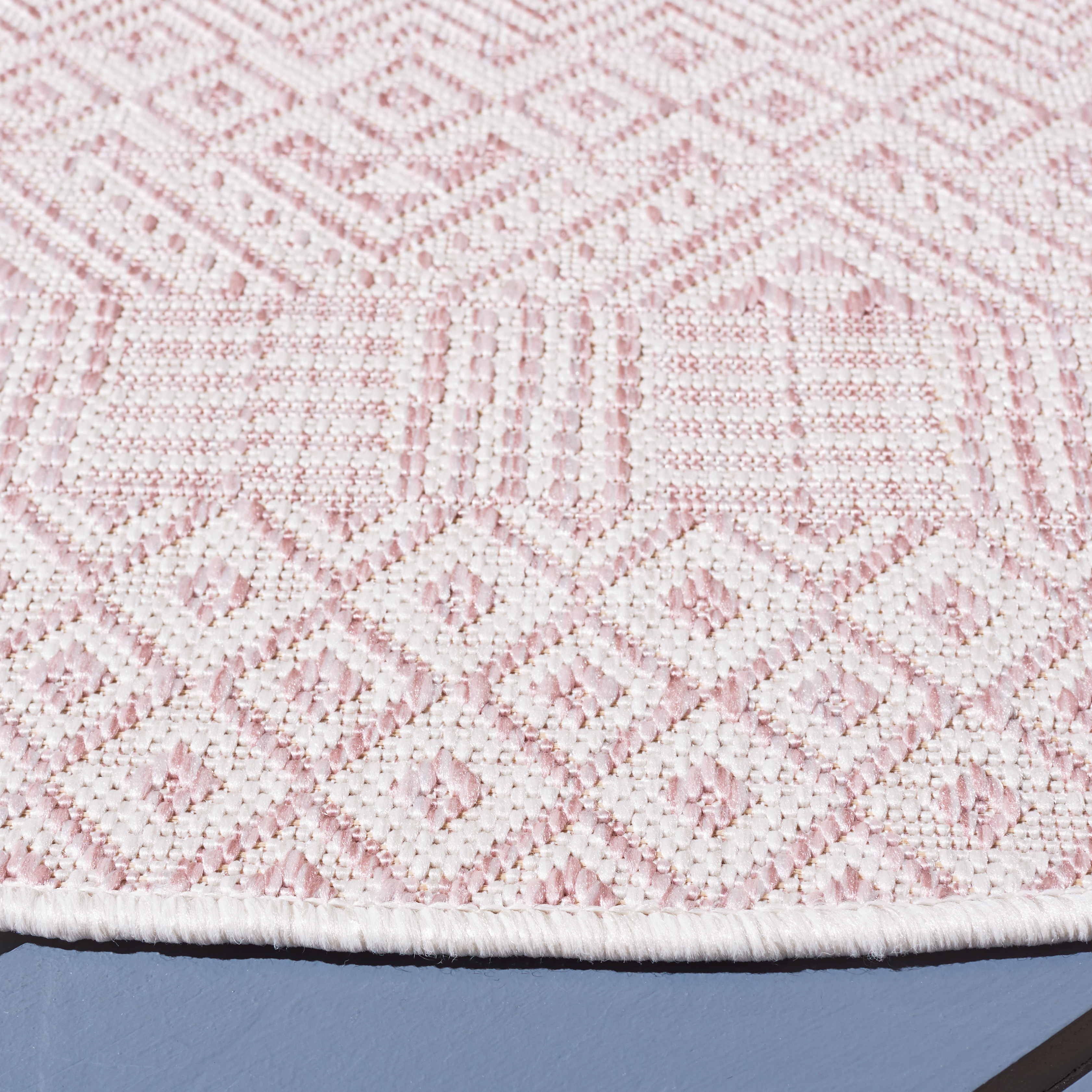SAFAVIEH Courtyard Evander Geometric Indoor/Outdoor Area Rug, Ivory/Soft Pink, 6'7" x 6'7" Round
