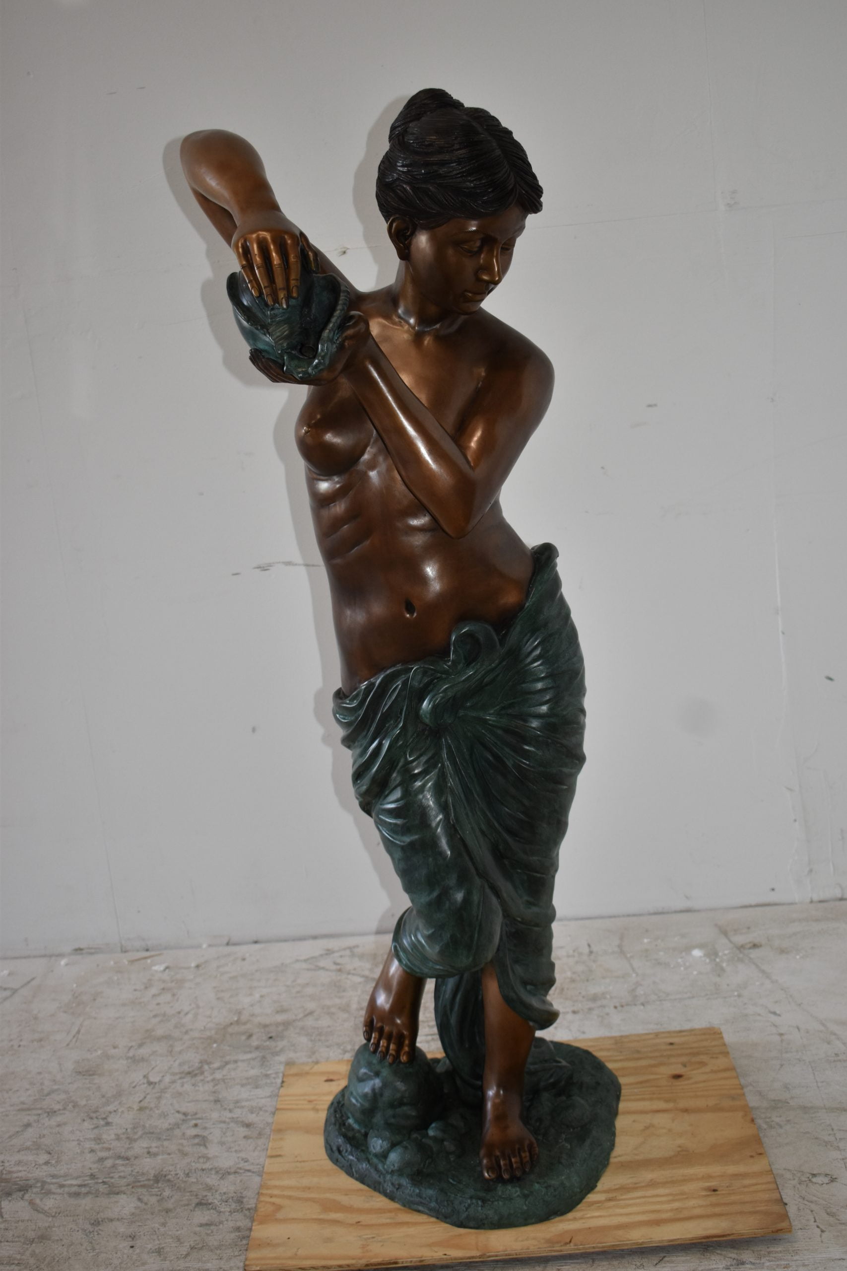 Nifao Girl With a Shell Fountain Bronze Statue – Outdoor Garden Decor Sculpture, 18"L x 19"W x 52"H