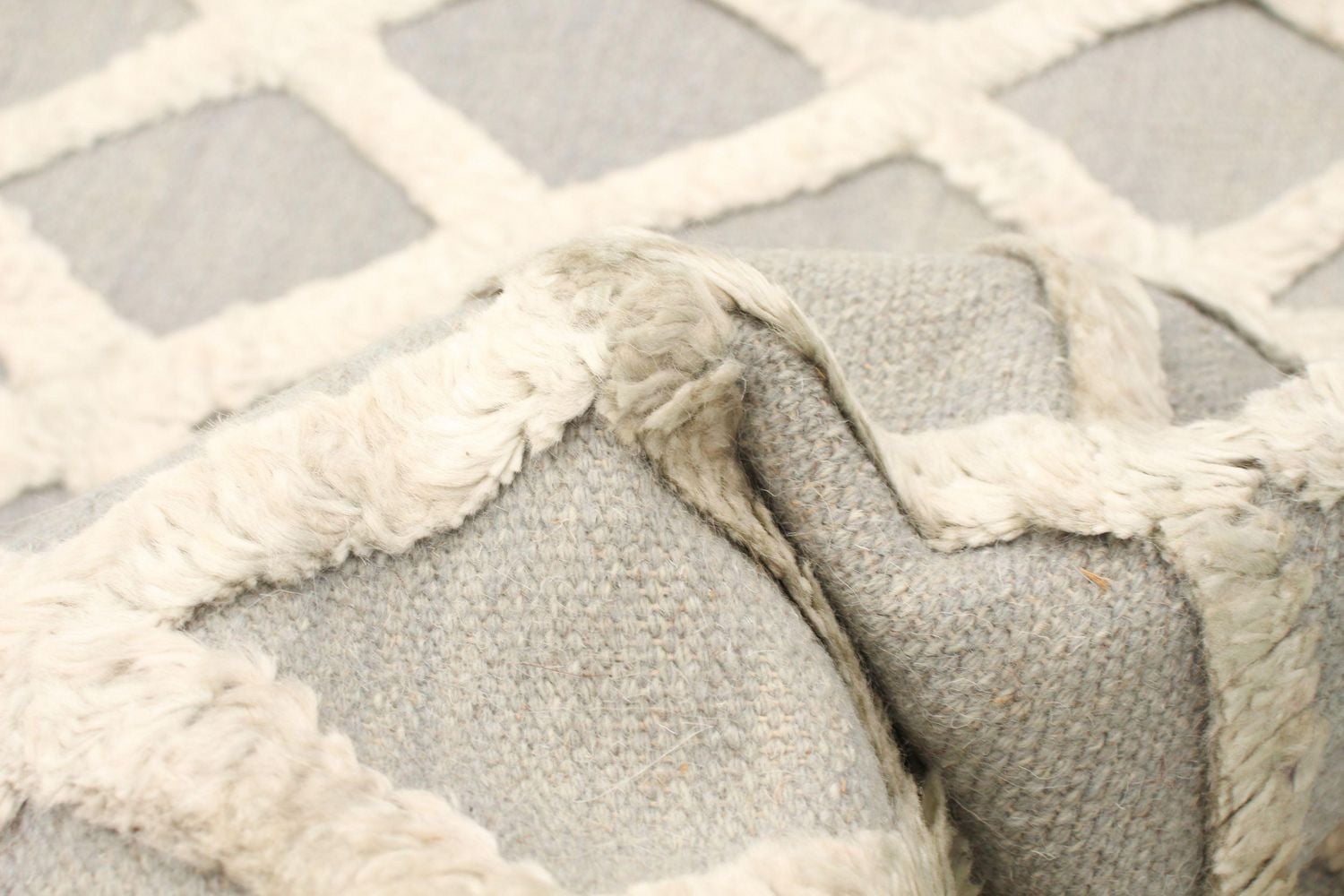 ECARPETGALLERY 5'0" x 7'9" Carved Cambridge Hand Made Area Rug for Living Room, Dining Room and Bedroom in Grey