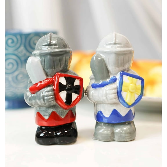 Ceramic Medieval Suit Of Armor Crusader Knights Salt Pepper Shakers Figurine Set