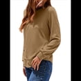 thumbnail image 2 of Sudadera de Mujer con Cuello Redondo, Larga, Corte Asimétrico y Dobladillo Curvo Caqui XXL, 2 of 8