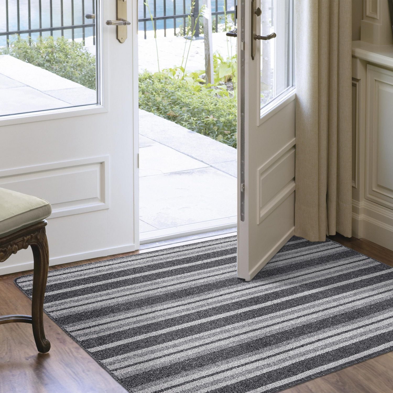 Tapis tufté rayé gris Linden de 2 x 4 pi