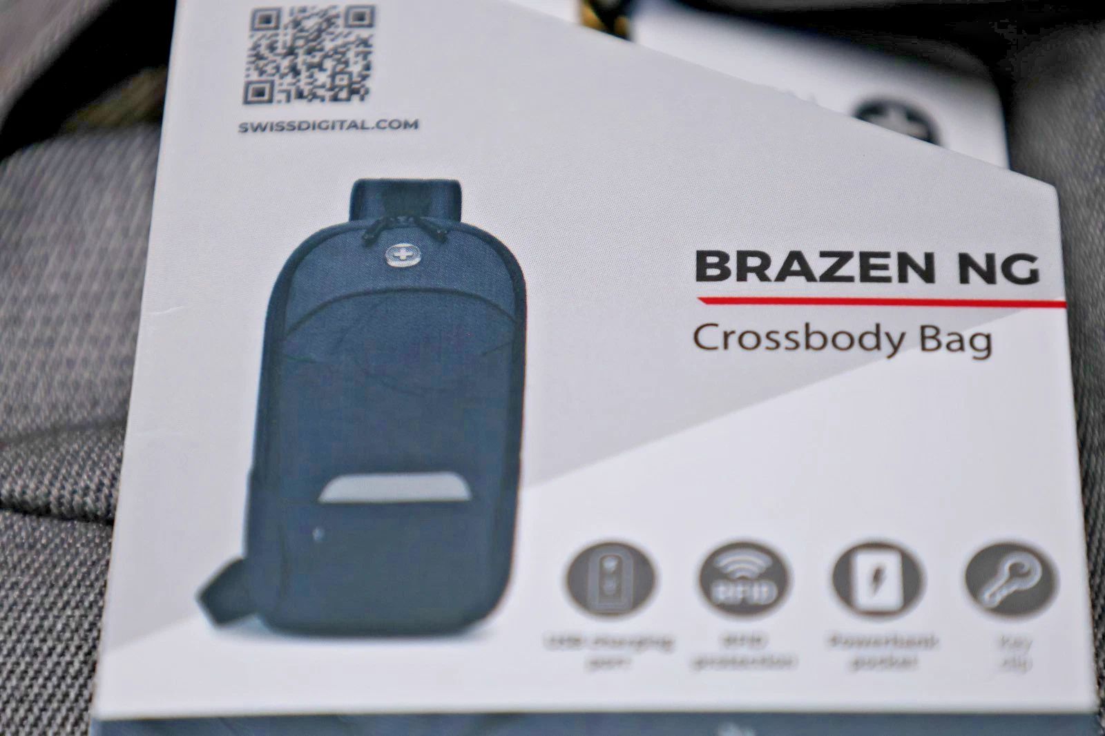 Swissdigital Brazen Light Gray Crossbody bag