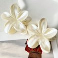 thumbnail image 1 of Clip de flor sensible a la luz blanca, clip de tiburón en la parte posterior de la cabeza, estilo de vacaciones en la playa, accesorio para el cabello simple, 2 uds., 1 of 5
