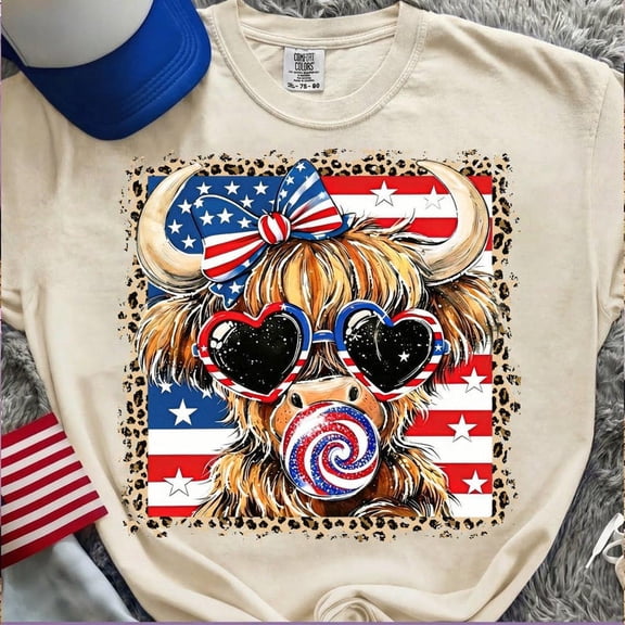 Patriotic Highland Cow Printed Unisex T-Shirt – Retro USA Flag 4th of July Americana Western Graphic Tee for Men and Women