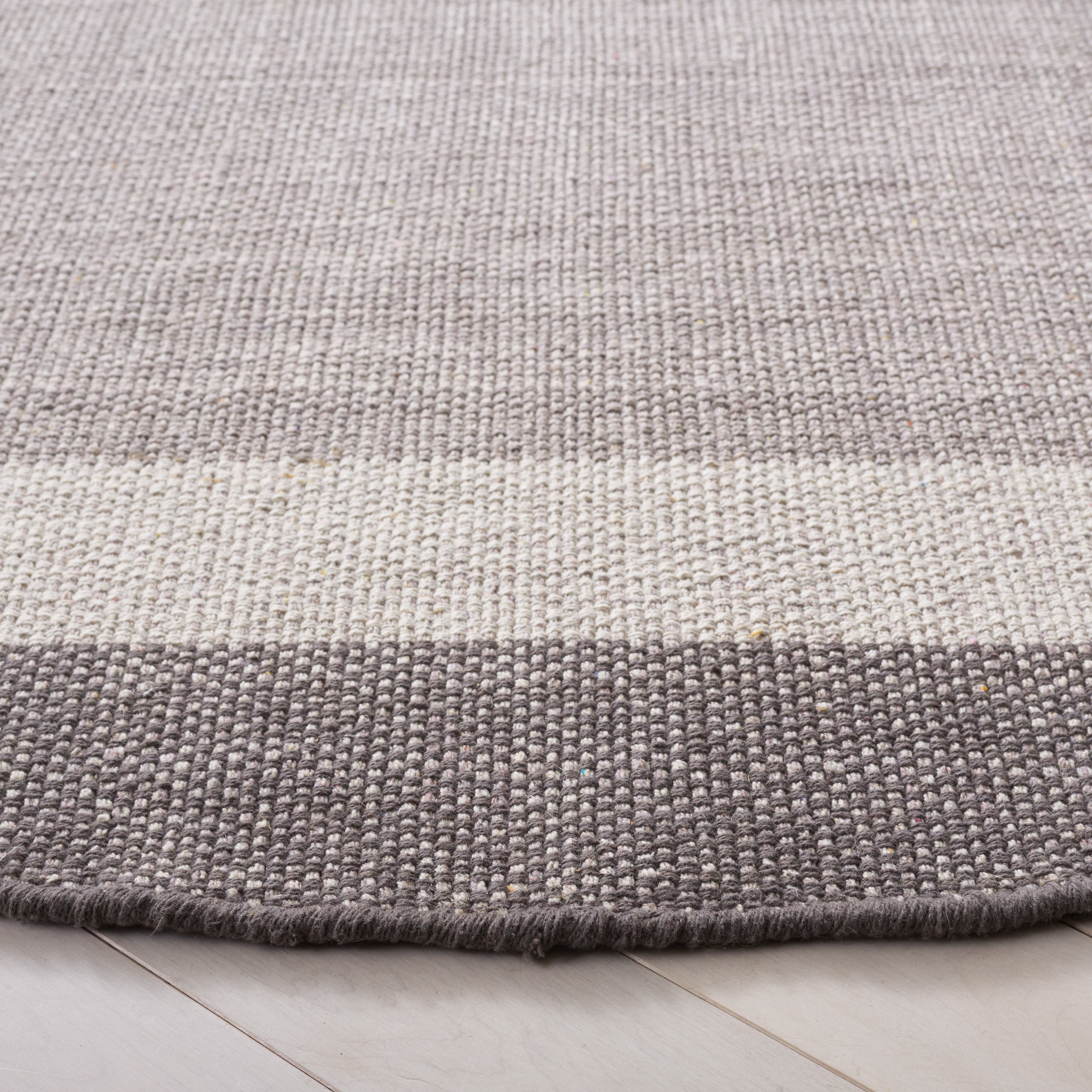 SAFAVIEH Montauk Sharlene Solid Cotton Area Rug, Ivory/Grey, 7' x 7' Round