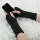 thumbnail image 4 of Guantes sin dedos de punto elástico unisex INSPIRE CHIC color negro talla única, 4 of 6