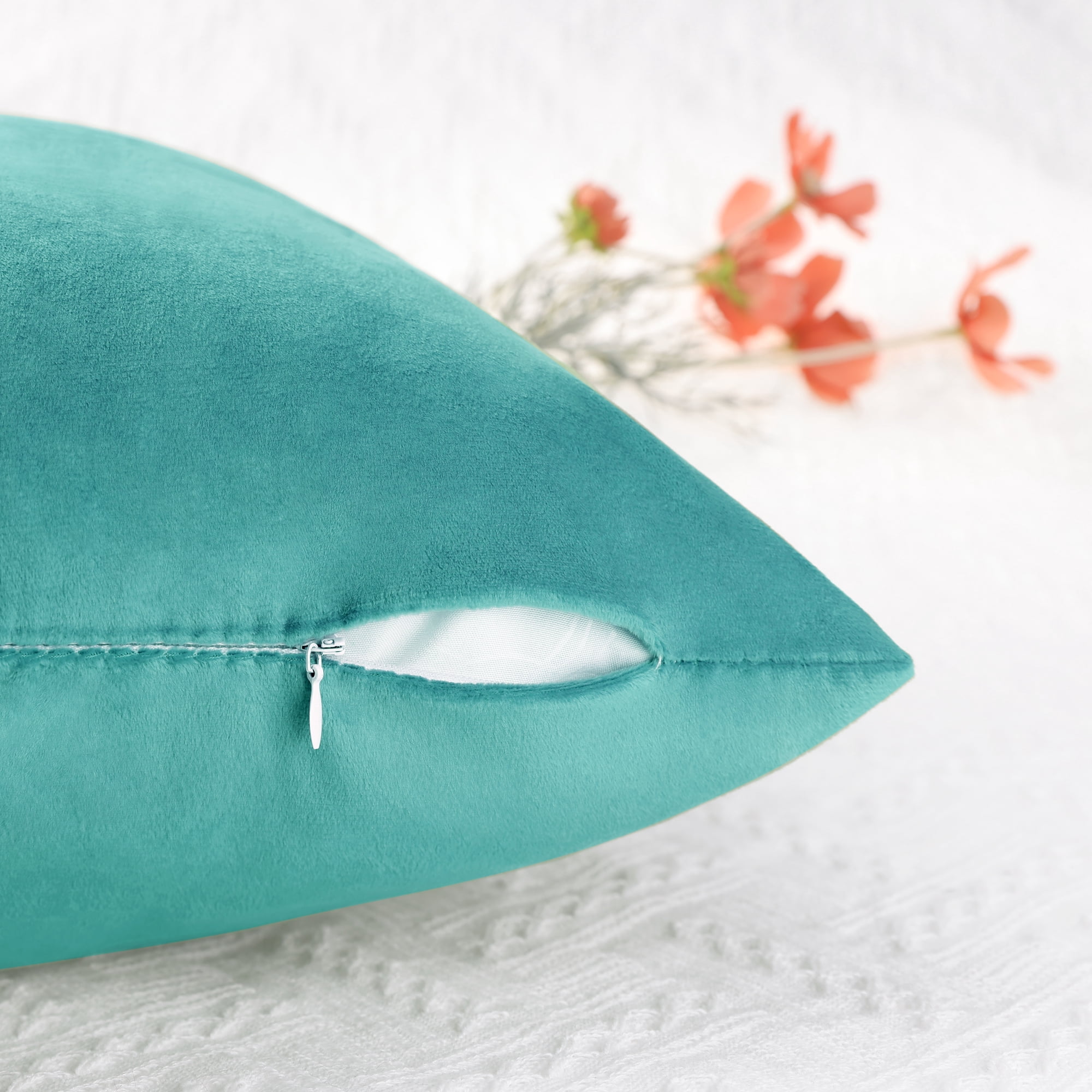 Unique Bargains Velvet Modern Zipper Cushion Decorative Throw Pillow Covers (2 Count) Light Blue 12" x 20"