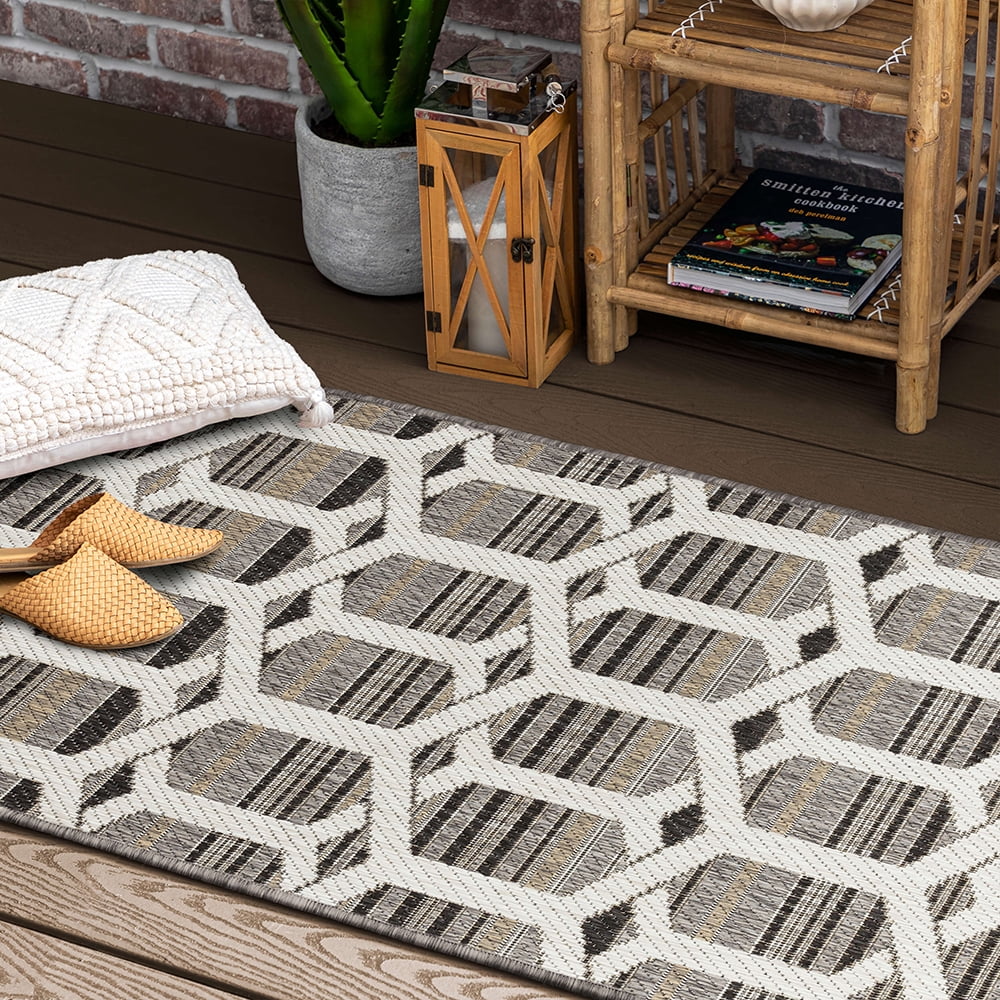 Mohawk Home Clemente Geo Outdoor Area Rug, Dark Grey, 2' 6" x 6'