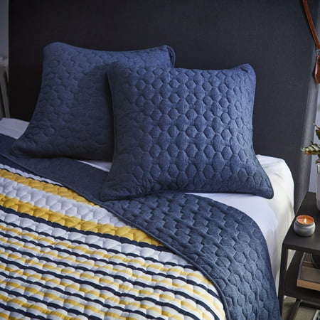 - MoDRN Scandinavian Hexagon Stitch Jersey Quilt Set