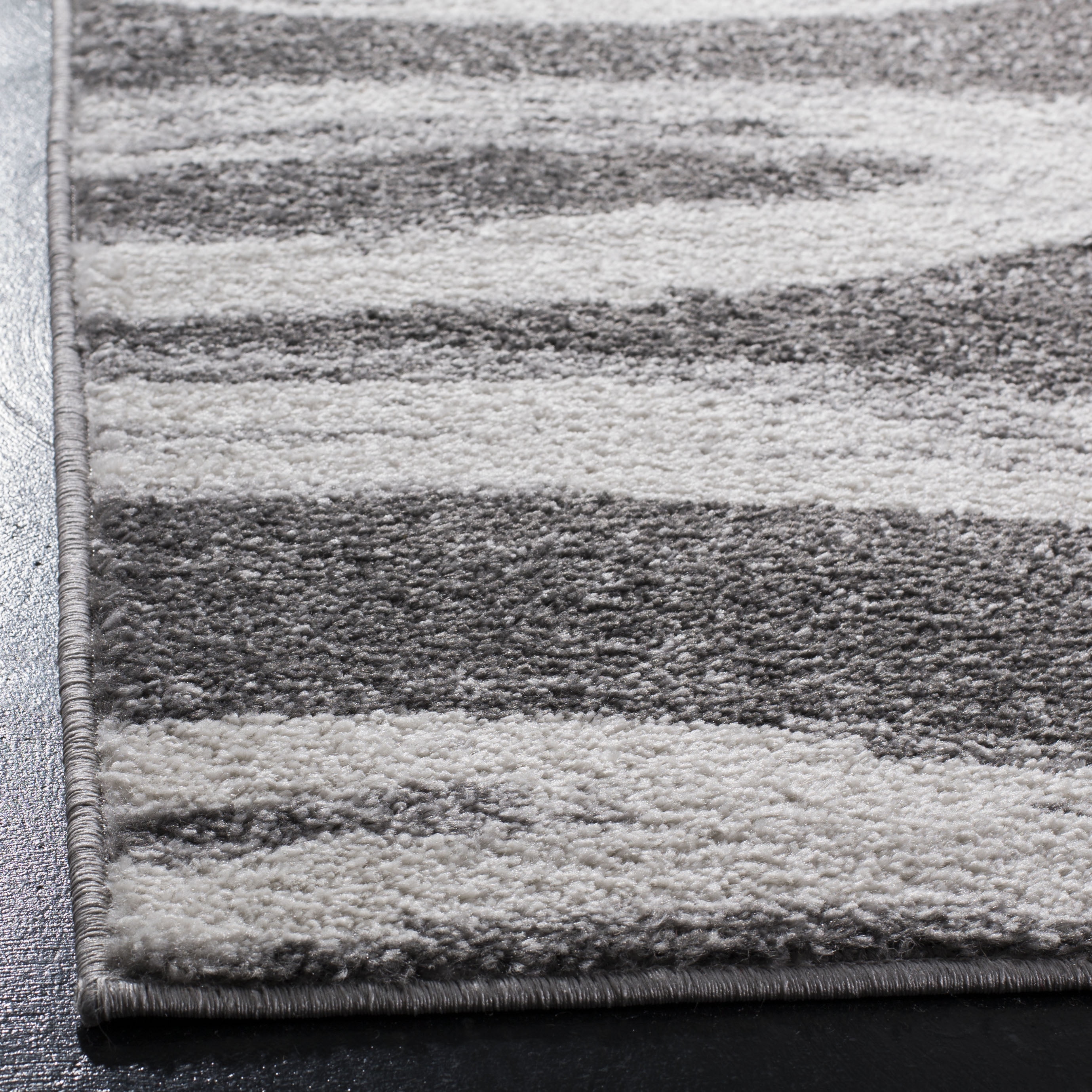 Safavieh Adirondack Isidor Geometric Swirls Area Rug, Charcoal/Ivory, 4' x 6'