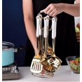 thumbnail image 4 of Juego de siete piezas de utensilios de cocina de acero inoxidable (oro blanco). Juego de 7 utensilios de cocina con estante colgante. Incluye cuchara ranurada, espátula ranurada, cuchara grande., 4 of 5