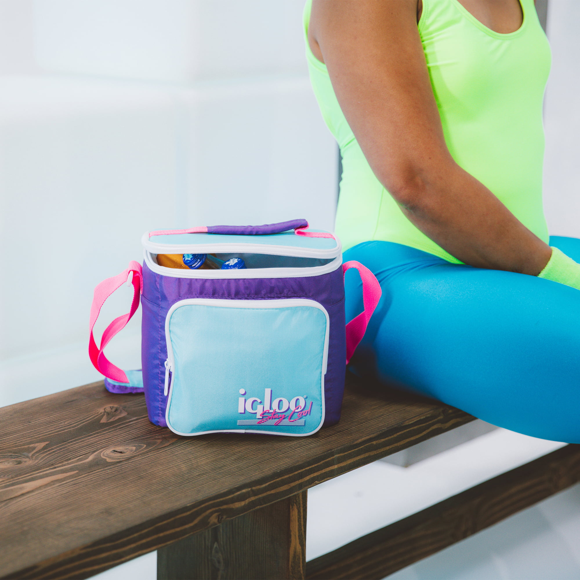Igloo 90s Retro Collection Square Neon Lunch Box Cooler Bag, Fiesta Blue