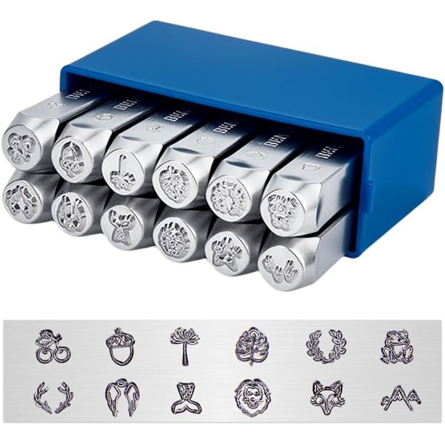 Paquete de 12 punzones metálicos de 6 mm (1/4") con diseño mate y estuche para estampar joyería, cuero y madera. Diseño con motivos de animales y plantas.