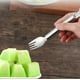 thumbnail image 4 of Tenedor de Fruta Multifuncional 2 En 1 para Cortar Sandía, Cortador de Sandía, de Acero Inoxidable, con Doble Cabezal., 4 of 5