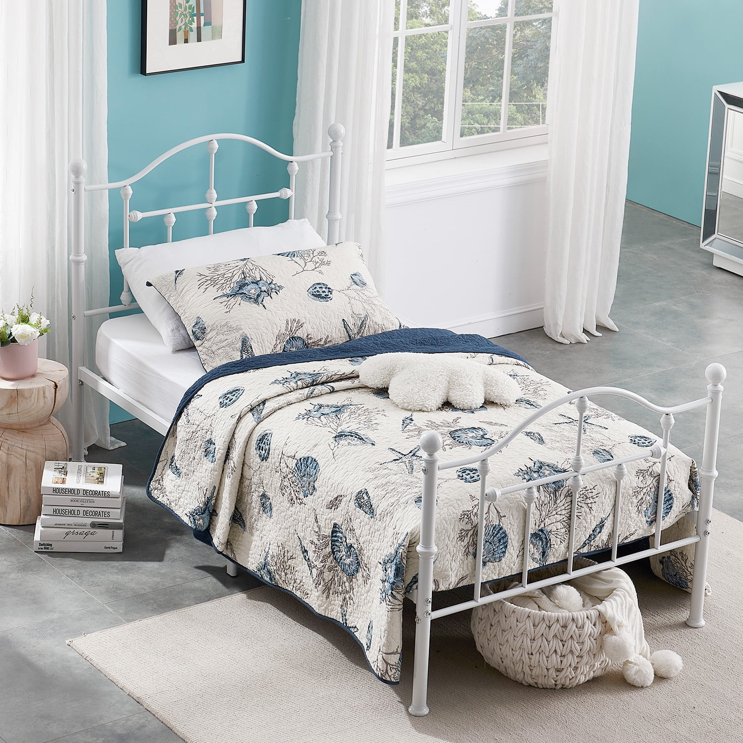 VECELO Vintage Victorian White Metal Platform Bed Frame with Headboard