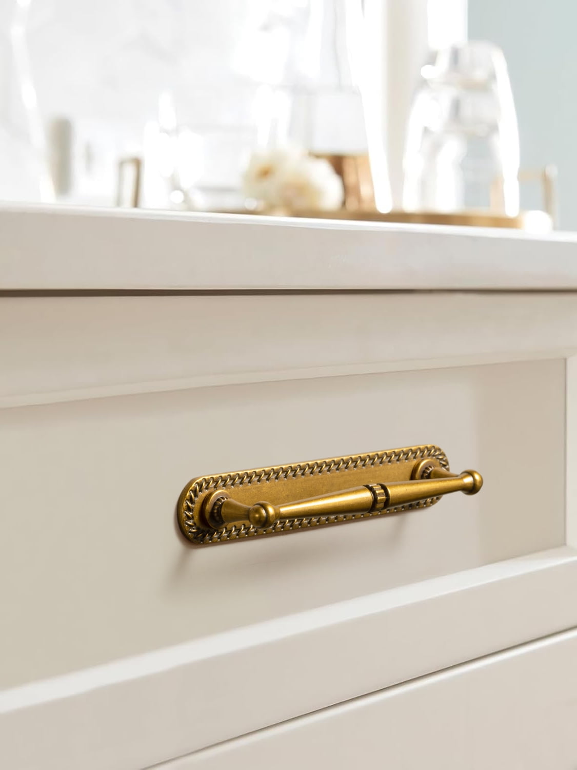 Goo-Ki Antique Brass Cabinet Drawer Pulls with Backplate Spacer, 5" Hole Center Zinc Alloy Bar Pull Handles Kitchen Hardware for Dresser, Cupboard, Wrdrobe, 4 Pack
